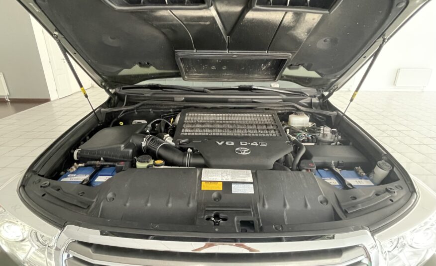 Toyota Land Cruiser V8 4.5 D-4D – Executive