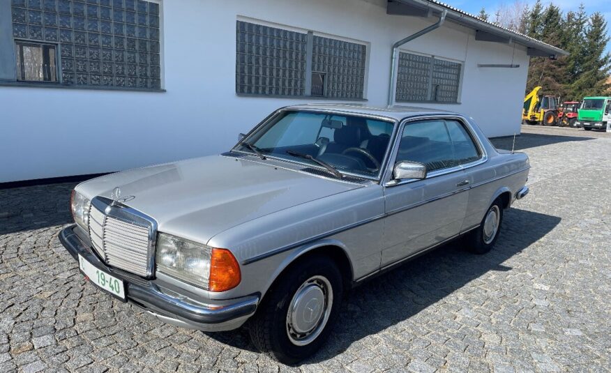 Mercedes-Benz W123 280CE