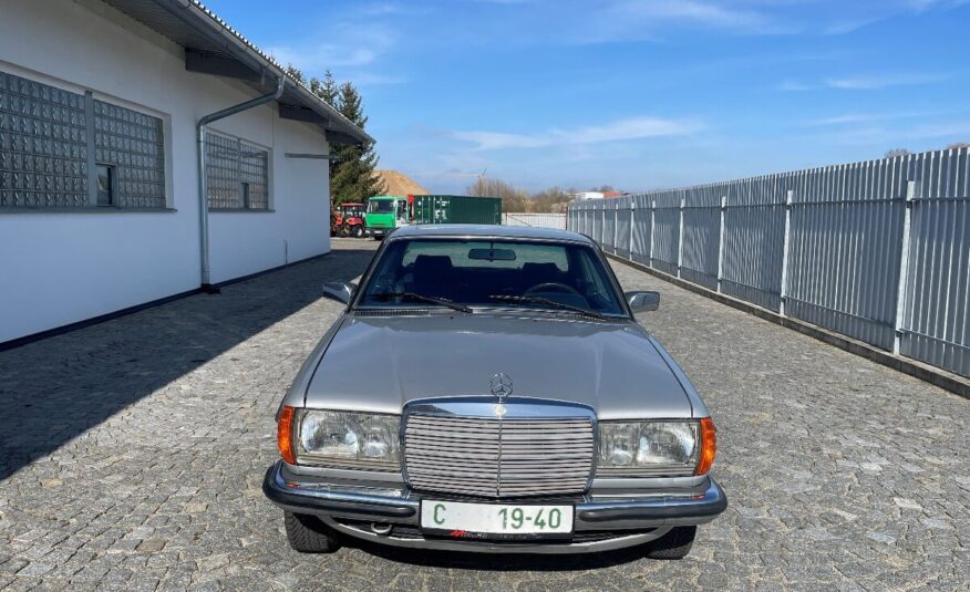 Mercedes-Benz W123 280CE