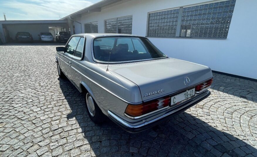 Mercedes-Benz W123 280CE