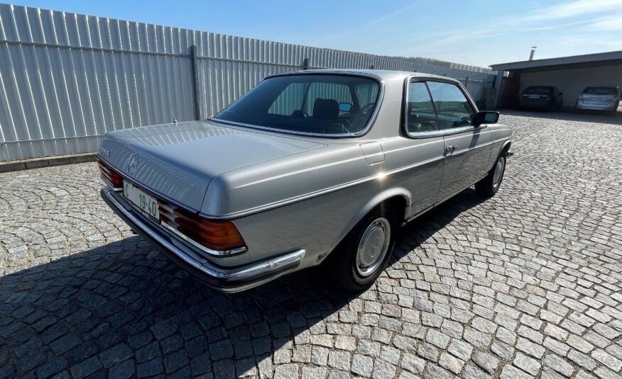 Mercedes-Benz W123 280CE