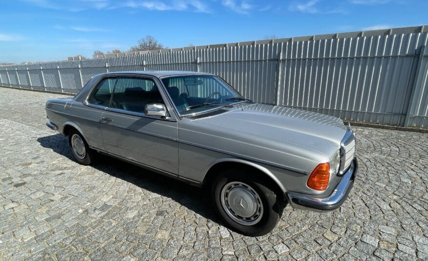 Mercedes-Benz W123 280CE