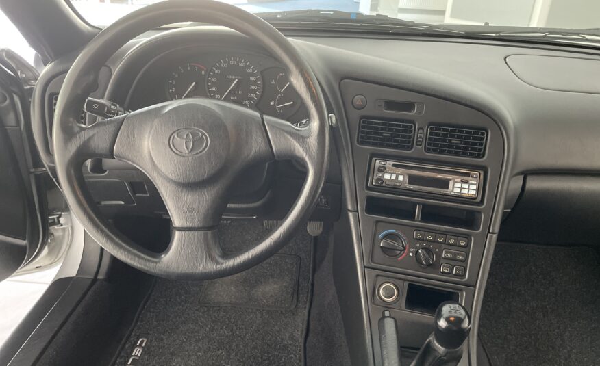 Toyota Celica 1.8 benzin, 85 kW, 1999, stav nového vozu!