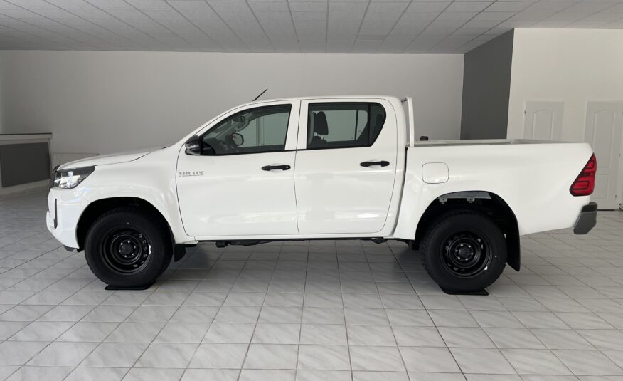 Toyota Hilux 2,4D-4D 4×4 Double Cab – Live Plus