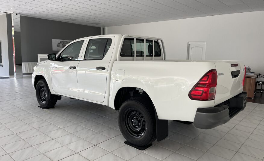 Toyota Hilux 2,4D-4D 4×4 Double Cab – Live Plus