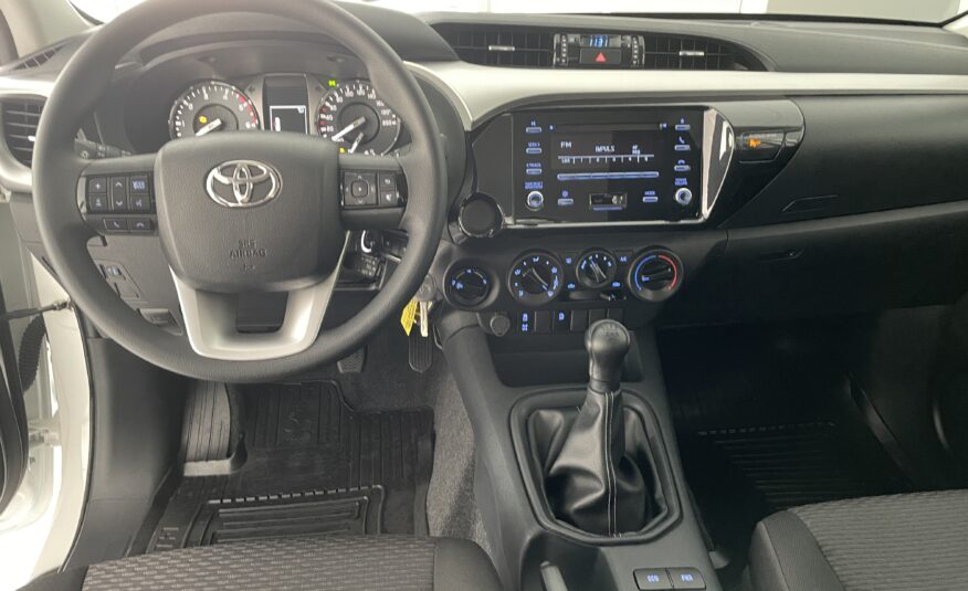 Toyota Hilux 2,4D-4D 4×4 Double Cab – Live Plus